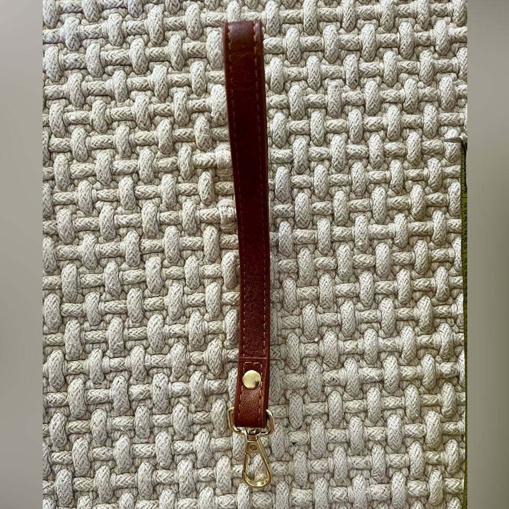 NWOT Brown Leather Wristlet & Bag Straps with Gold Hardware - Picture 4 of 10